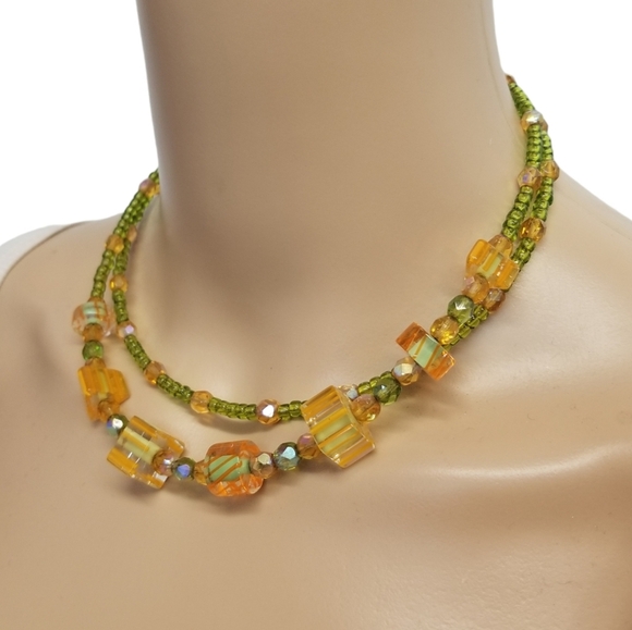VINTAGE LAYERED VIBRANT GREEN & ORANGE GLASS BEAD NECKLACE - Picture 2 of 4